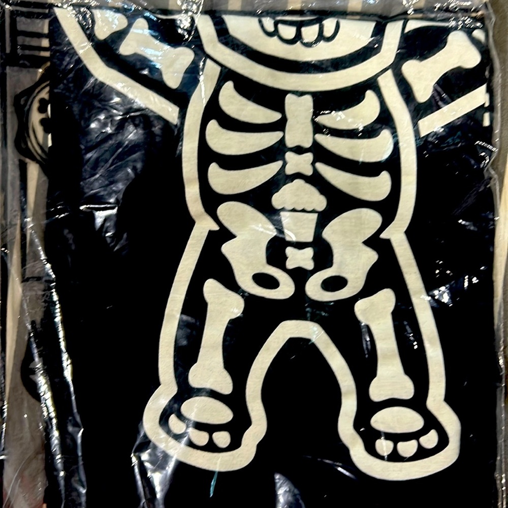 Brand new Johnny cupcakes glow in the dark